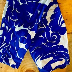 Liz Claiborne cropped pants- size 8 beautiful summer patterns.